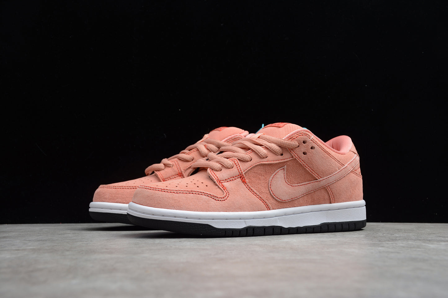 “NK”- DUNKS SB